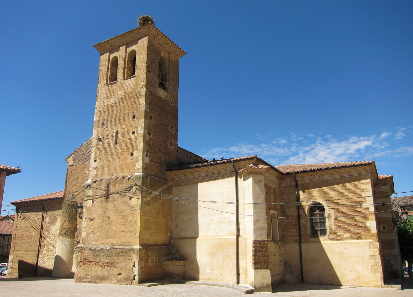 Aerotermia y suelo radiante para una iglesia del siglo XIV en Saldaña